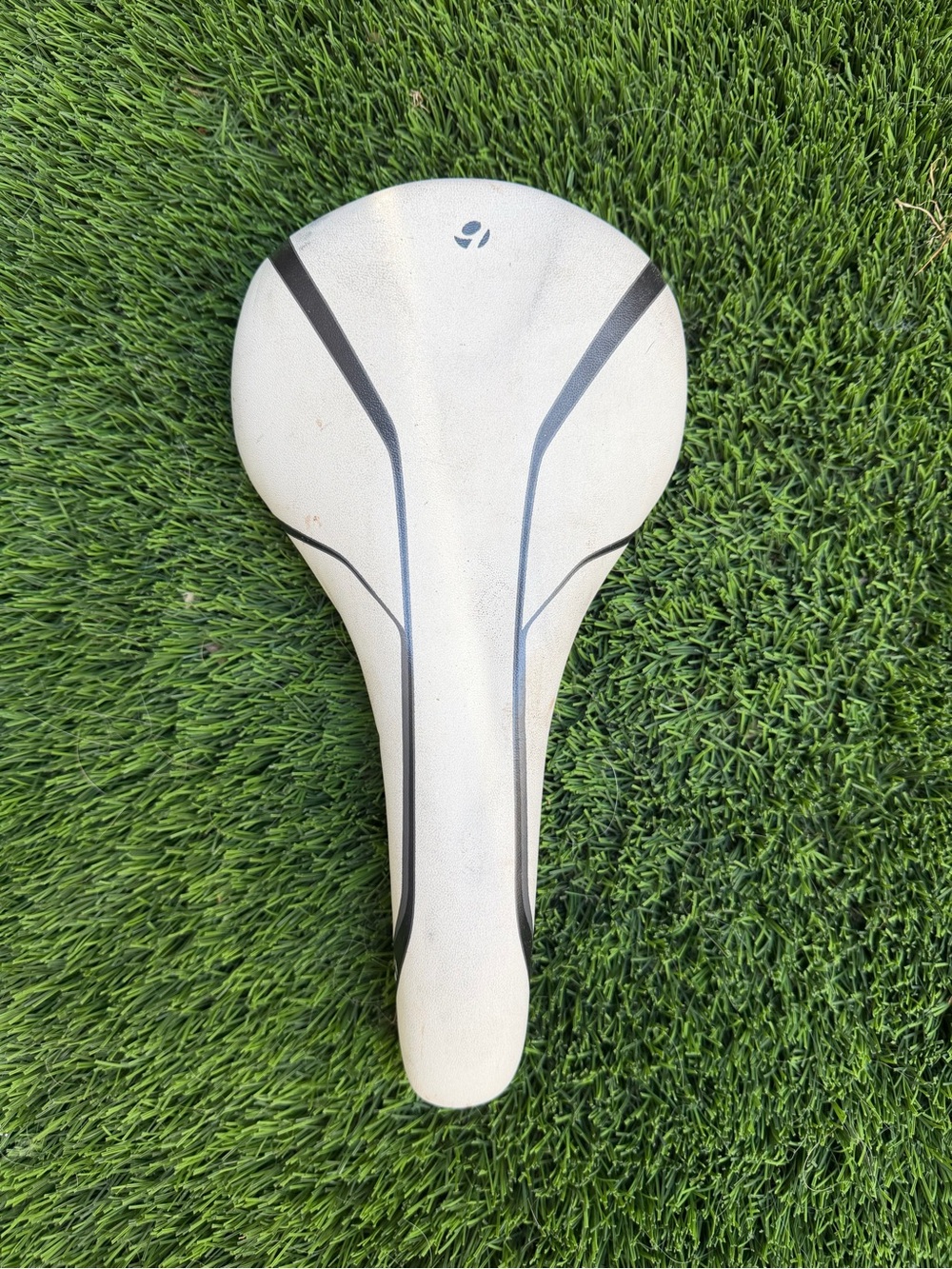 Bontrager Evoke 2 mountain bike saddle